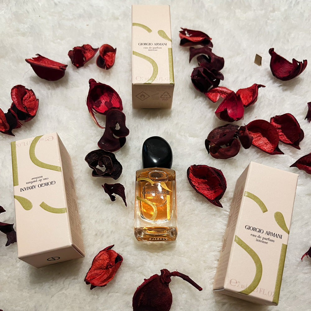 Giorgio Armani Si EDP Intense 7ml – Bold Floral Fragrance for